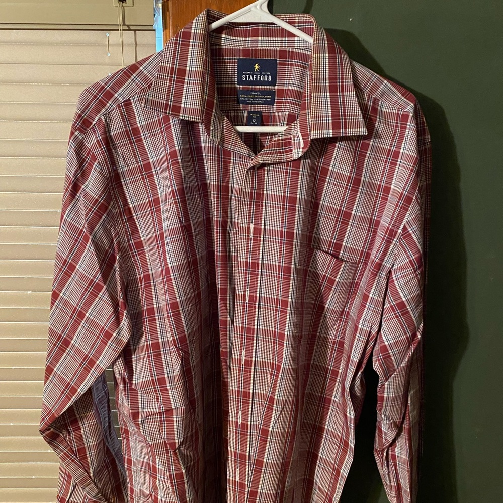 Men’s casual dress shirt neck 17 length 34/35 red and blue